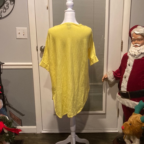 LIGHTLY LOVED SZ XL (FITS MORE LIKE 2X) RAVEL BANANA YELLOW SCOOP NECK BLOUSE - Picture 3 of 7